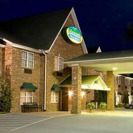 Mountain Inn & Suites Флэт-Рок Экстерьер фото