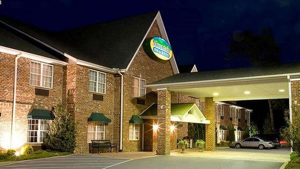 Mountain Inn & Suites Флэт-Рок Экстерьер фото